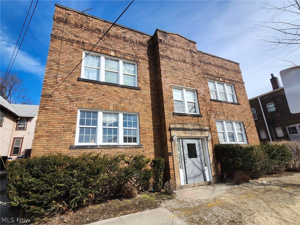 15951 Whitcomb Road Cleveland, OH 44110 - Photo 1 of 26 Gallery Image 1