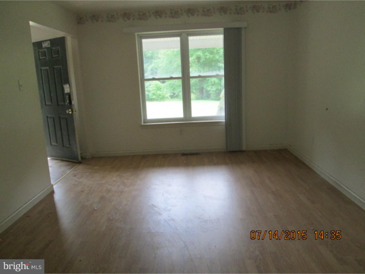 2236 Street Road Warrington, PA 18976 - Photo 4 of 22 Living Room