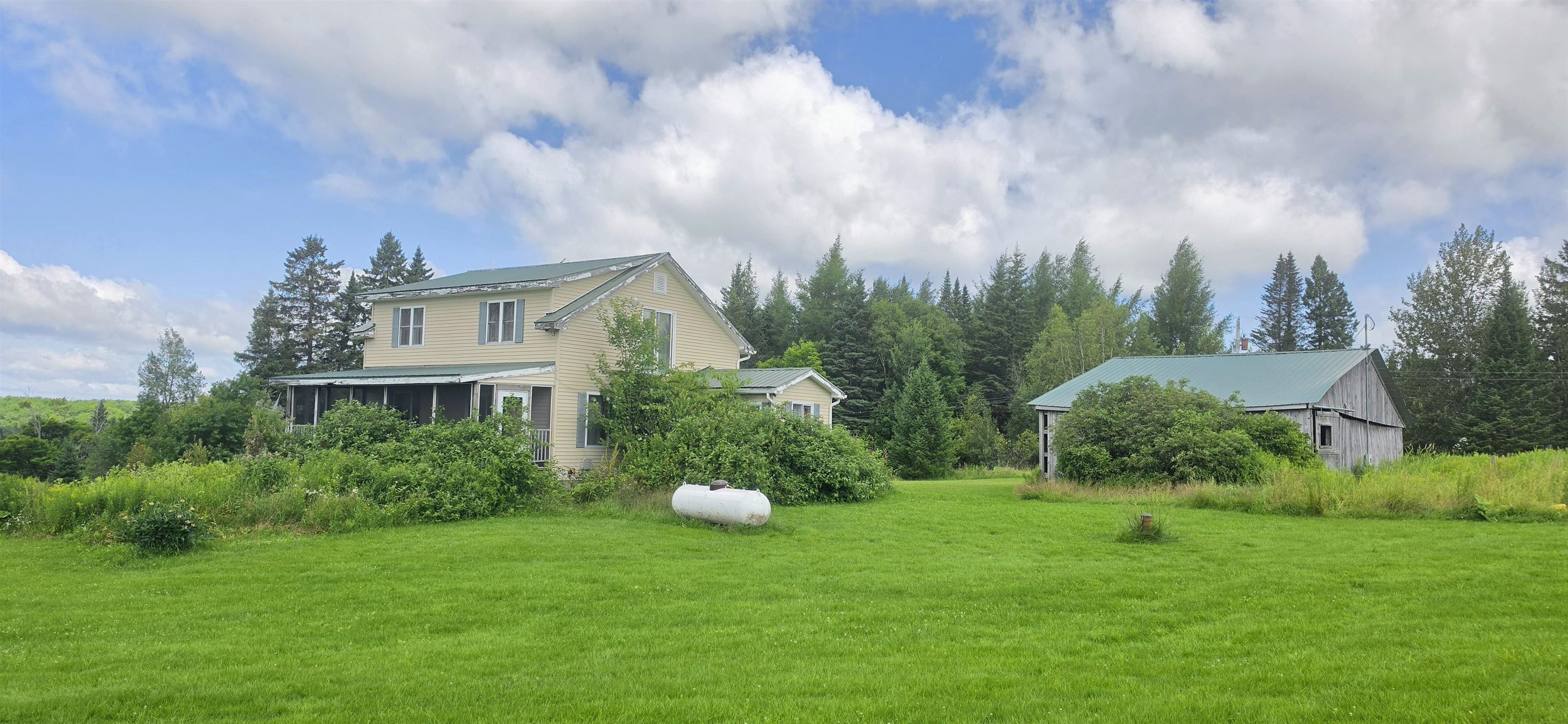 1888 Trucott Road Holland, VT 05830 - Photo 3 of 42