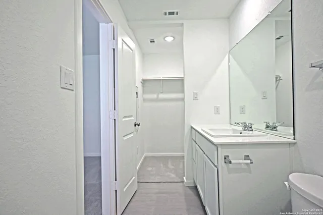 $1,295 | 11822 Bluebell, Converse, TX 78109