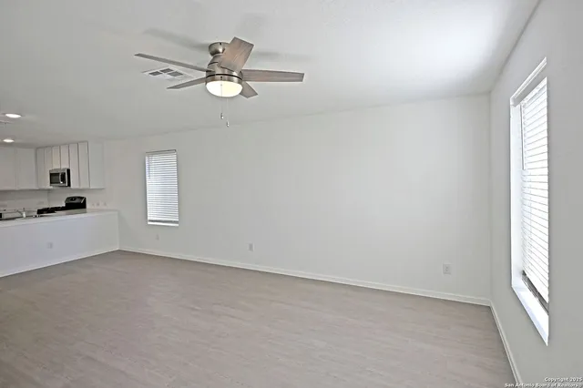 $1,295 | 11822 Bluebell, Converse, TX 78109