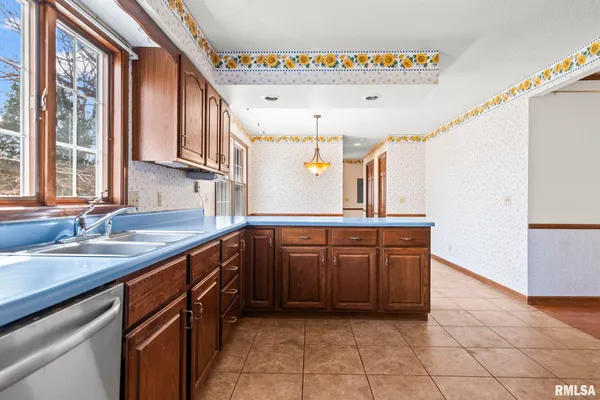 $265,000 | 3424 Bluff Road, Springfield, IL 62711