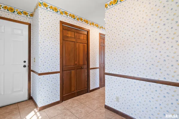 $265,000 | 3424 Bluff Road, Springfield, IL 62711