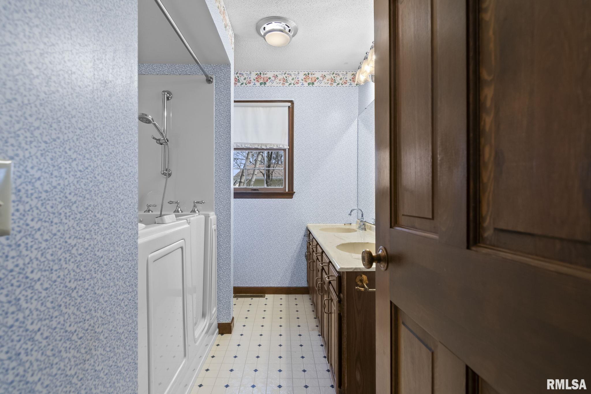 3424 Bluff Road Springfield, IL 62711 - Photo 28 of 42