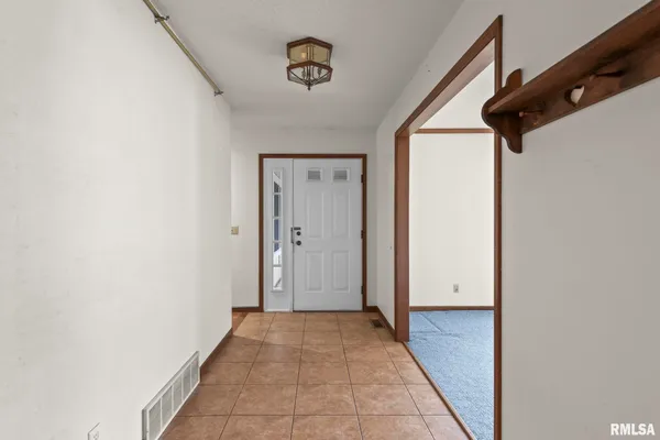 $265,000 | 3424 Bluff Road, Springfield, IL 62711