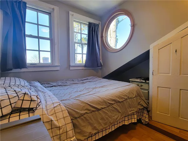 $3,900 | 92 Pelham Street, Unit 3, Newport, RI 02840