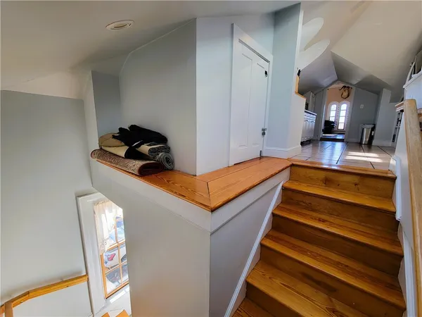 $3,900 | 92 Pelham Street, Unit 3, Newport, RI 02840
