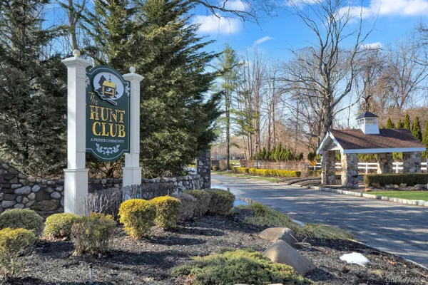 $459,000 | 11 Chipmunk Trail, Coram, NY 11727