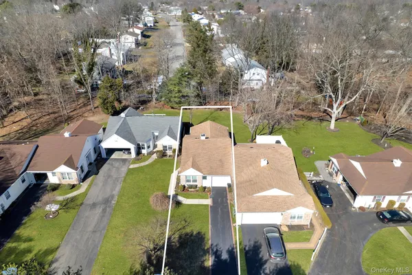 $459,000 | 11 Chipmunk Trail, Coram, NY 11727