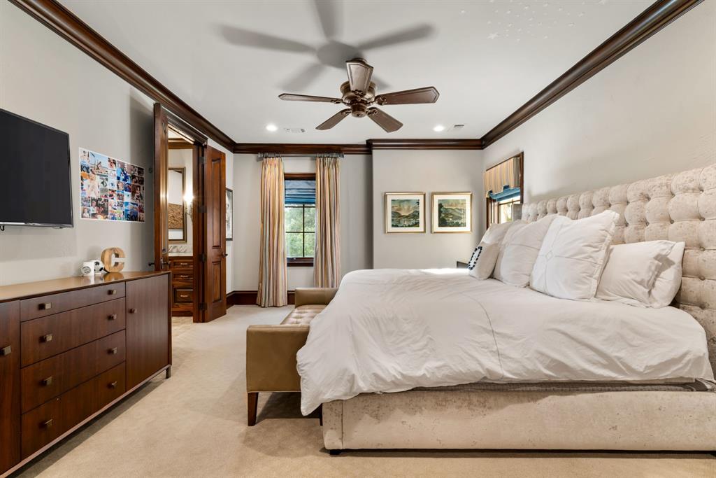 6413 Old Gate Road Plano, TX 75024 - Photo 31 of 39 Private guest suite for ultimate comfort and privacy. Perfect for extended family and guests.