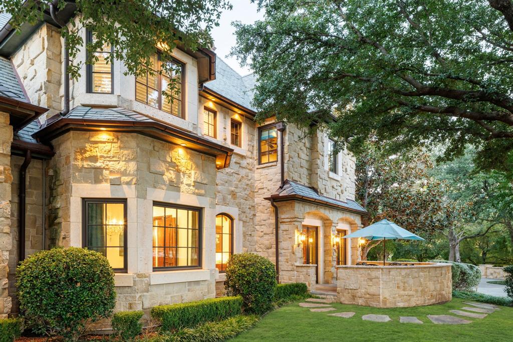 6413 Old Gate Road Plano, TX 75024 - Photo 5 of 39 Courtyard opens directly from the dining room.