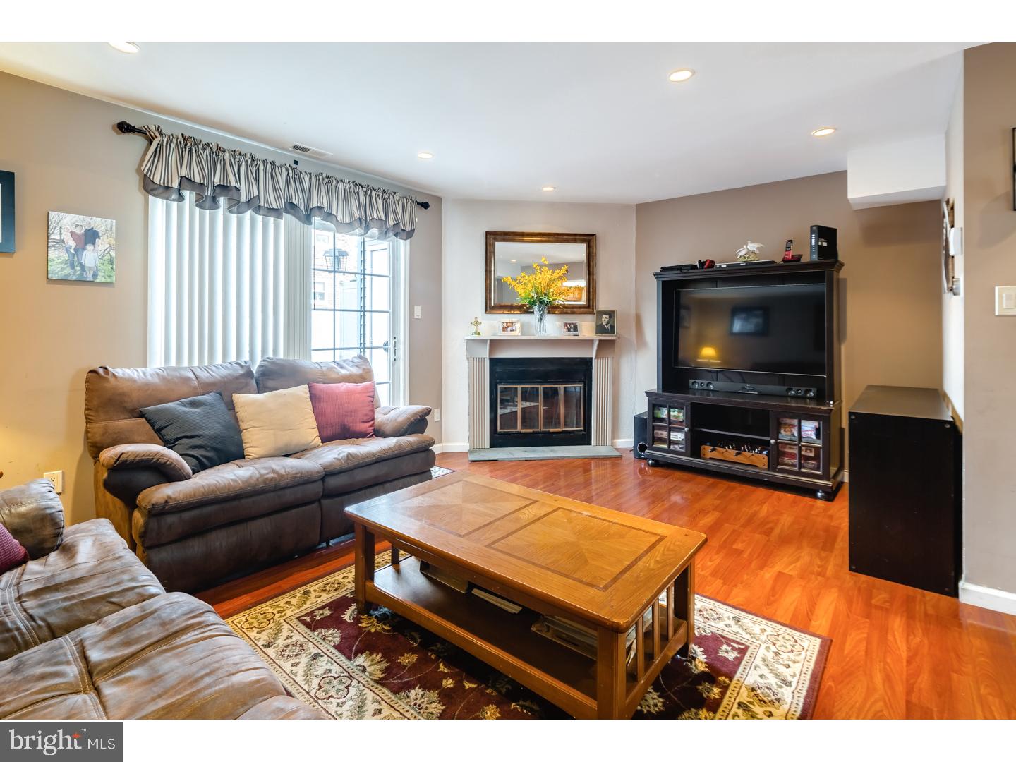 3569 Dows Road Philadelphia, PA 19154 - Photo 2 of 19 Gallery Image 2