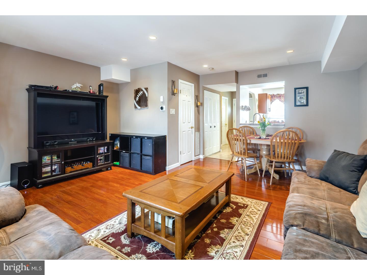 3569 Dows Road Philadelphia, PA 19154 - Photo 3 of 19 Gallery Image 3