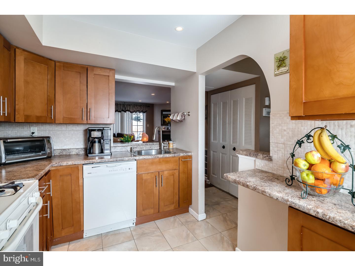 3569 Dows Road Philadelphia, PA 19154 - Photo 8 of 19 Gallery Image 8