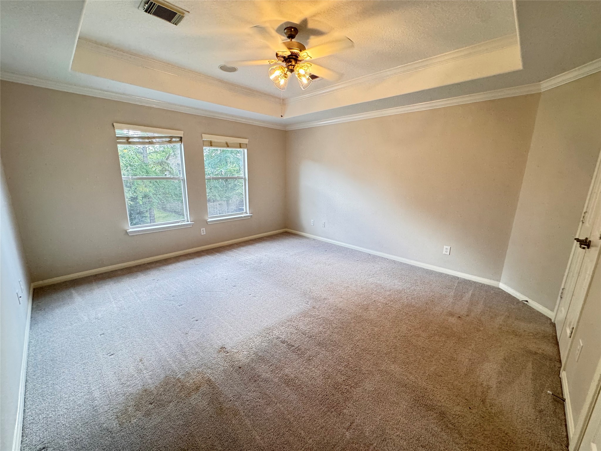 137 East Montfair Boulevard Spring, TX 77382 - Photo 10 of 23 a view of room with window and a ceiling fan