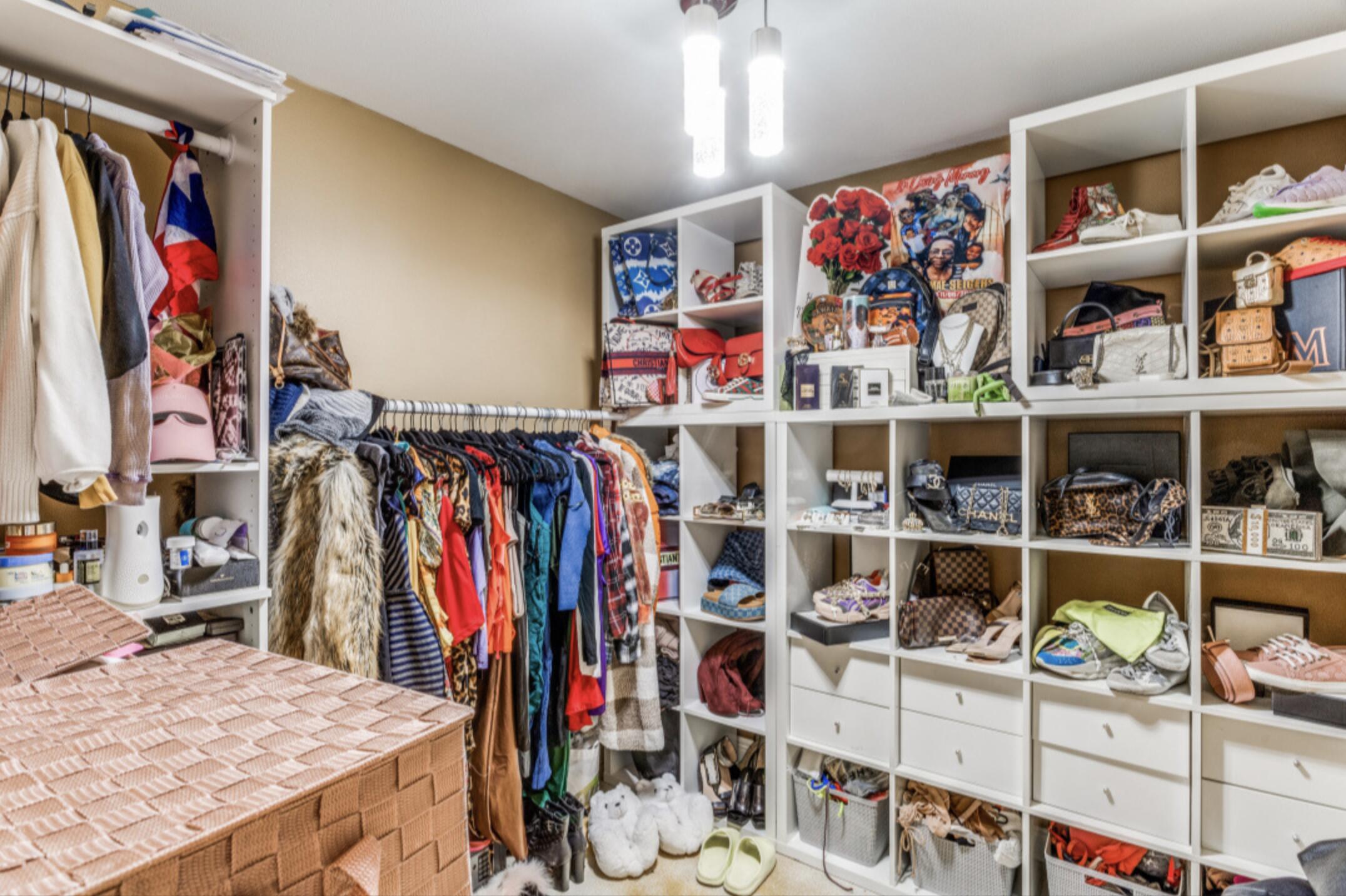 610 Pleasant Grove Road Elgin, TX 78621 - Photo 17 of 25 View of walk in closet