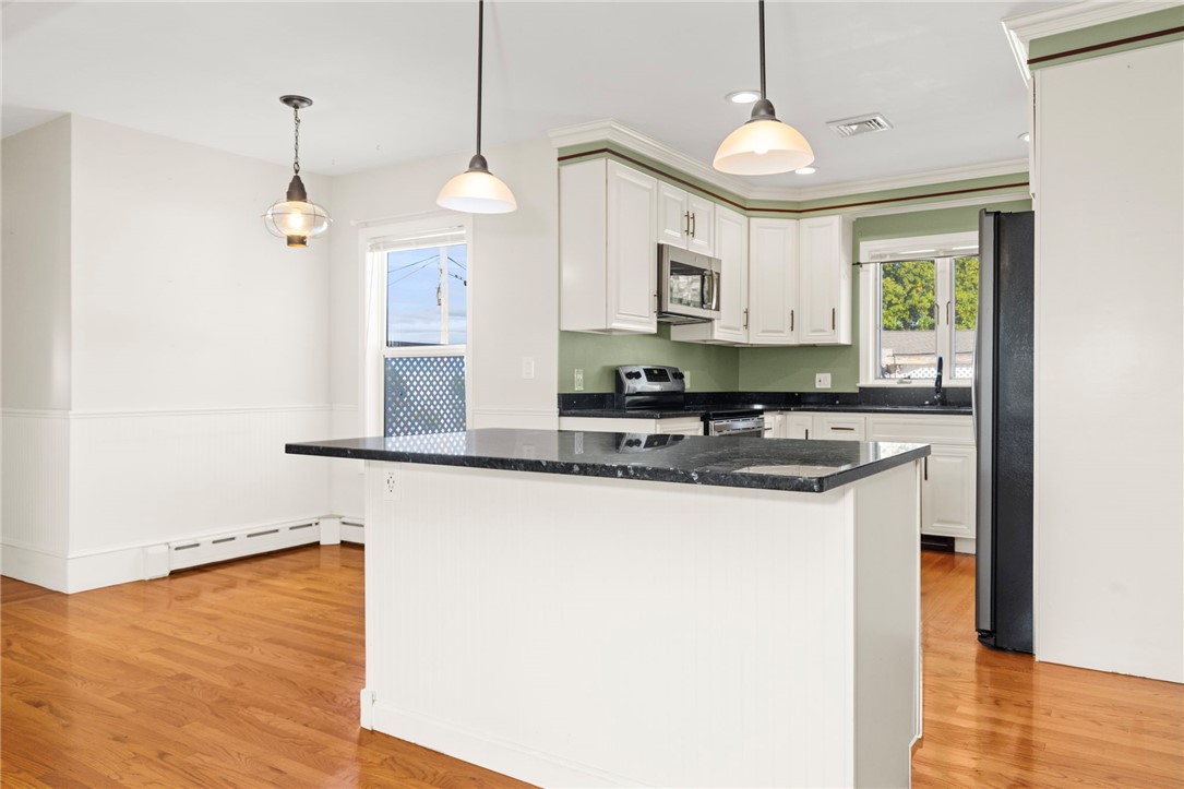 67 Linden Street Middletown, RI 02842 - Photo 15 of 49