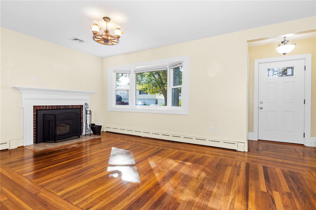 67 Linden Street Middletown, RI 02842 - Photo 7 of 49