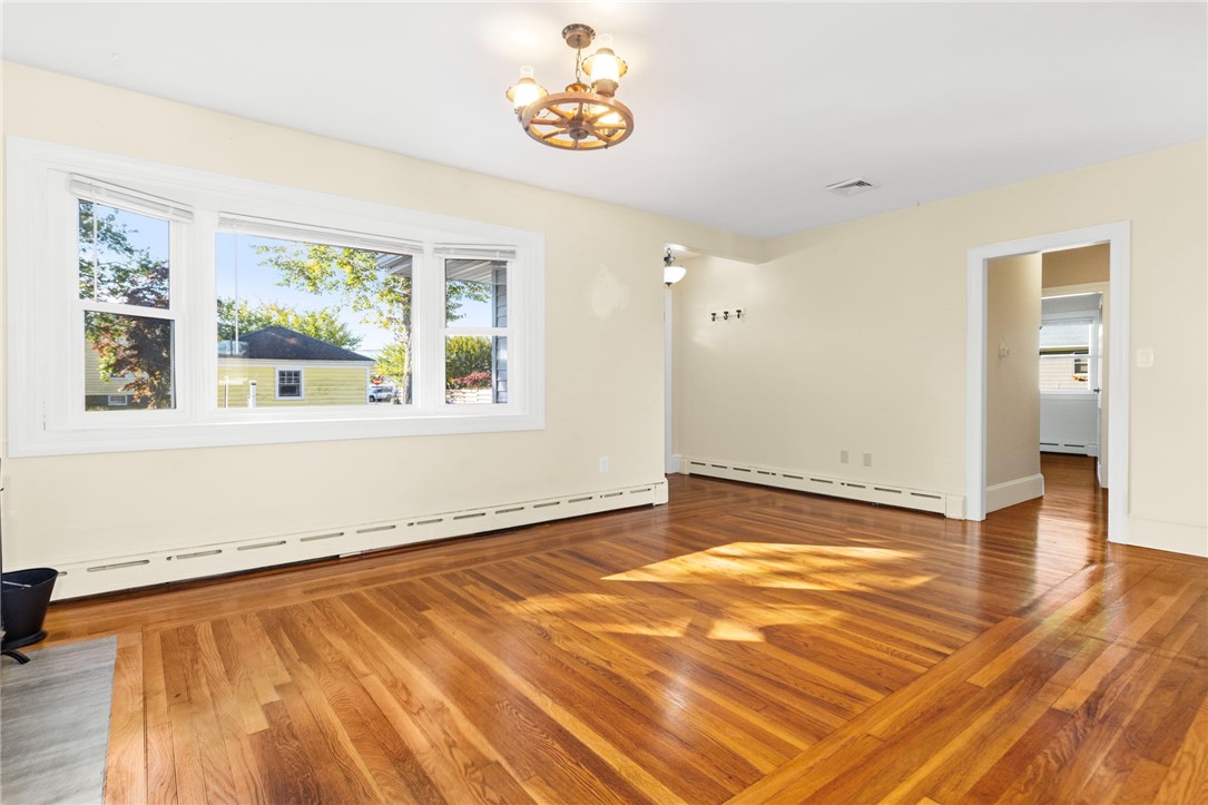 67 Linden Street Middletown, RI 02842 - Photo 9 of 49