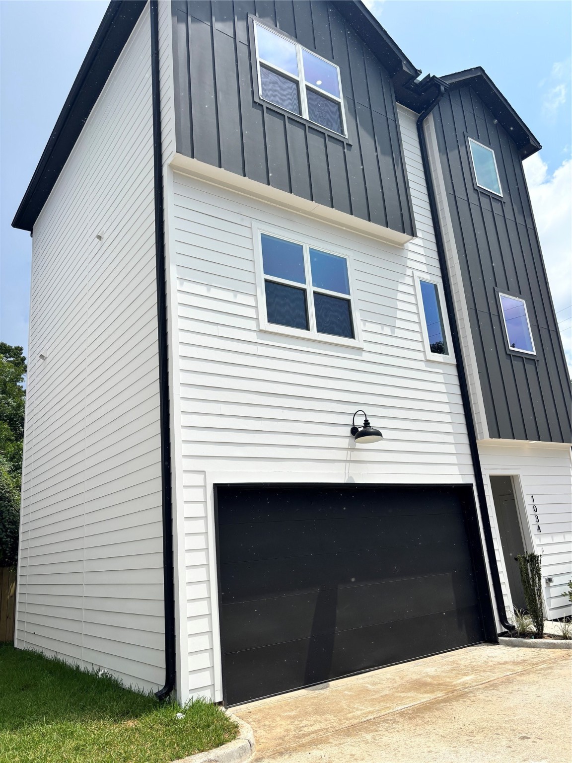 1034 Marcolin Street Houston, TX 77088 - Photo 24 of 25 1034 Marcolin exterior view