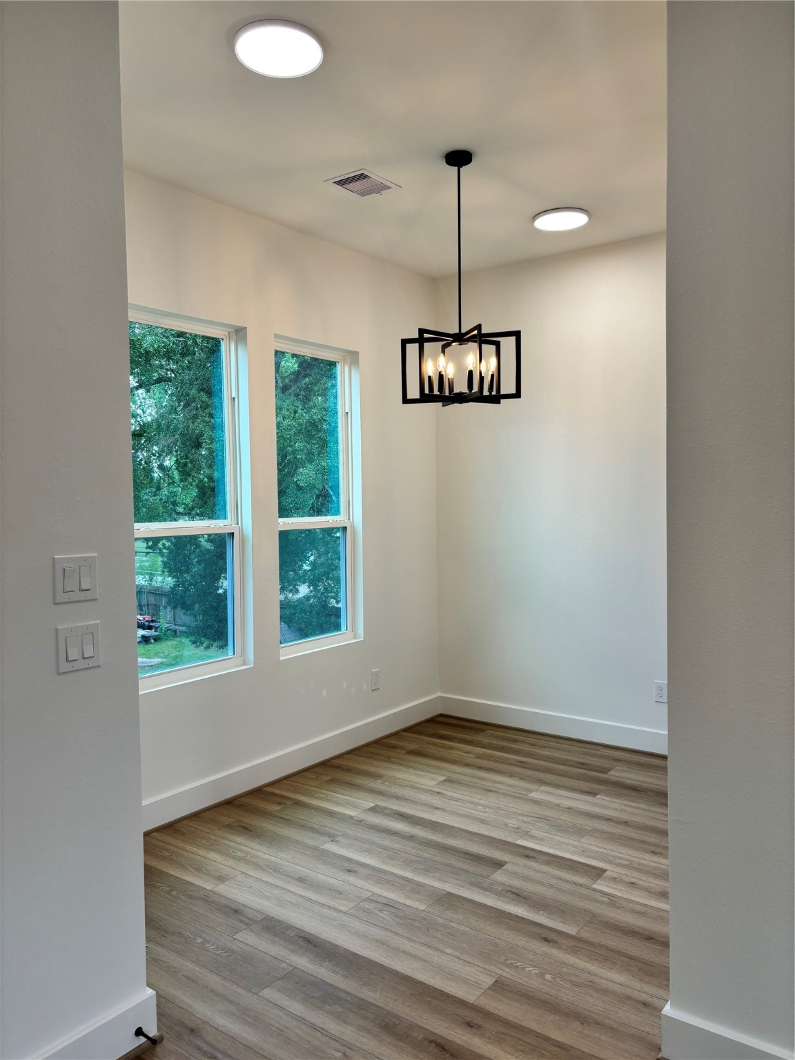 1034 Marcolin Street Houston, TX 77088 - Photo 6 of 25 Nice Dining area