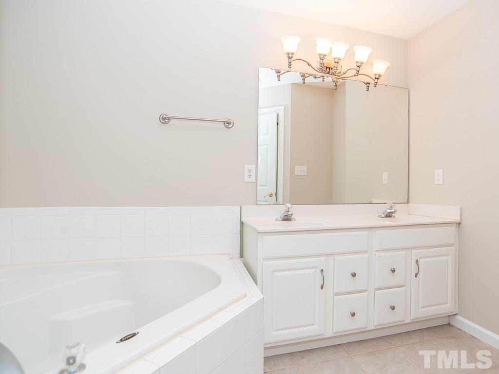 5426 Echo Ridge Road Raleigh, NC 27612 - Photo 16 of 25 Gallery Image 16