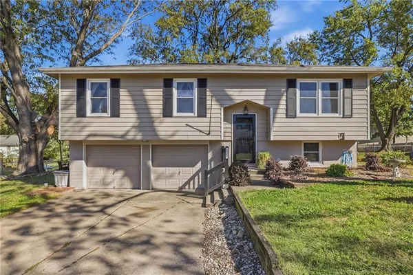 $244,000 | 1505 Eastwood Road, Harrisonville, MO 64701