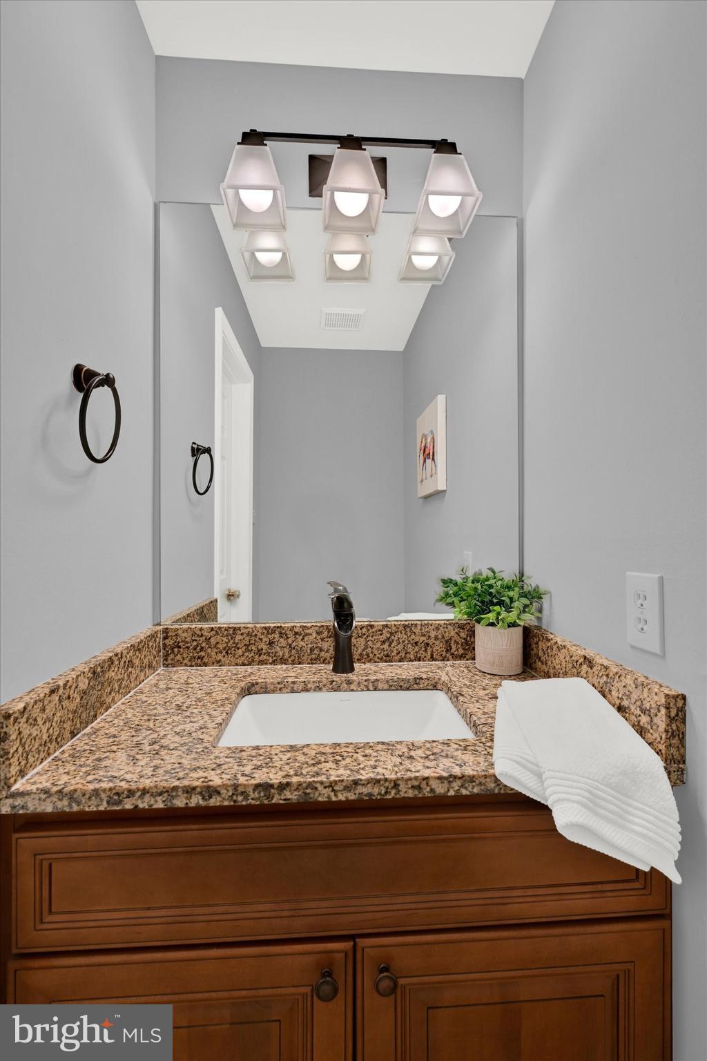 2208 Cold Meadow Way Silver Spring, MD 20906 - Photo 31 of 46 Hall bathroom on the 2nd floor