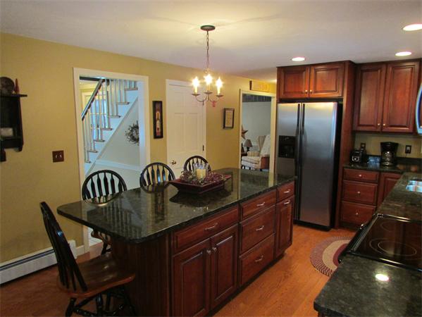 13 Carroll Manor Road Grafton, MA 01536 - Photo 5 of 30 Gallery Image 5