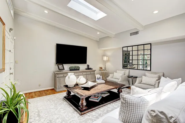 $4,300 | 751 West 43rd Street, Houston, TX 77018