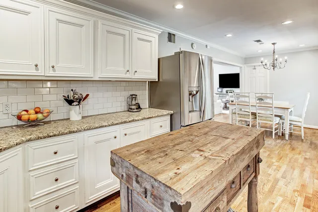 $4,300 | 751 West 43rd Street, Houston, TX 77018