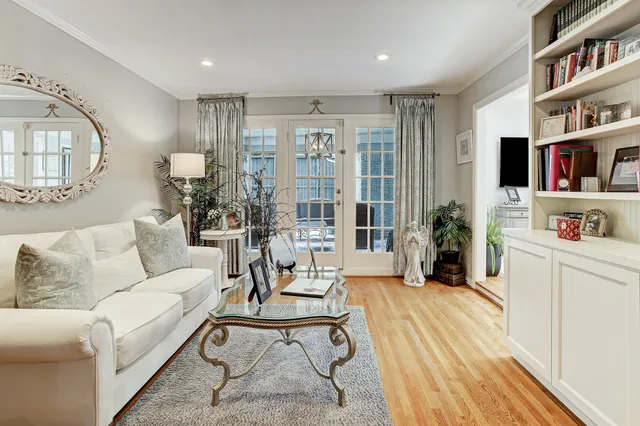 $4,300 | 751 West 43rd Street, Houston, TX 77018