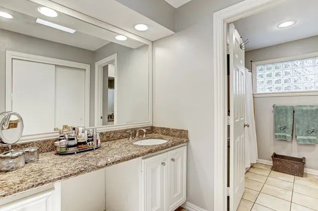 $4,300 | 751 West 43rd Street, Houston, TX 77018