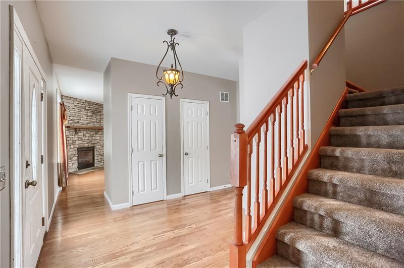 348 Dinnerbell Road Butler, PA 16002 - Photo 2 of 25 Front Hall