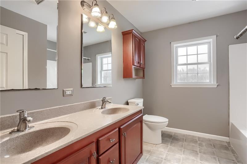 348 Dinnerbell Road Butler, PA 16002 - Photo 21 of 25 Hall bathroom