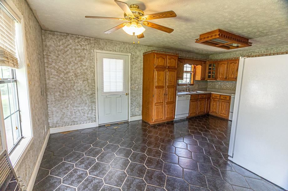 403 Gann Road Selmer, TN 38375 - Photo 7 of 16 Gallery Image 7