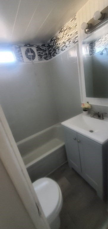 32 Better Way Springfield, MA 01119 - Photo 15 of 15 a utility room with dryer and washer