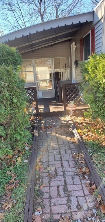 32 Better Way Springfield, MA 01119 - Photo 4 of 15 a front view of a house with garden