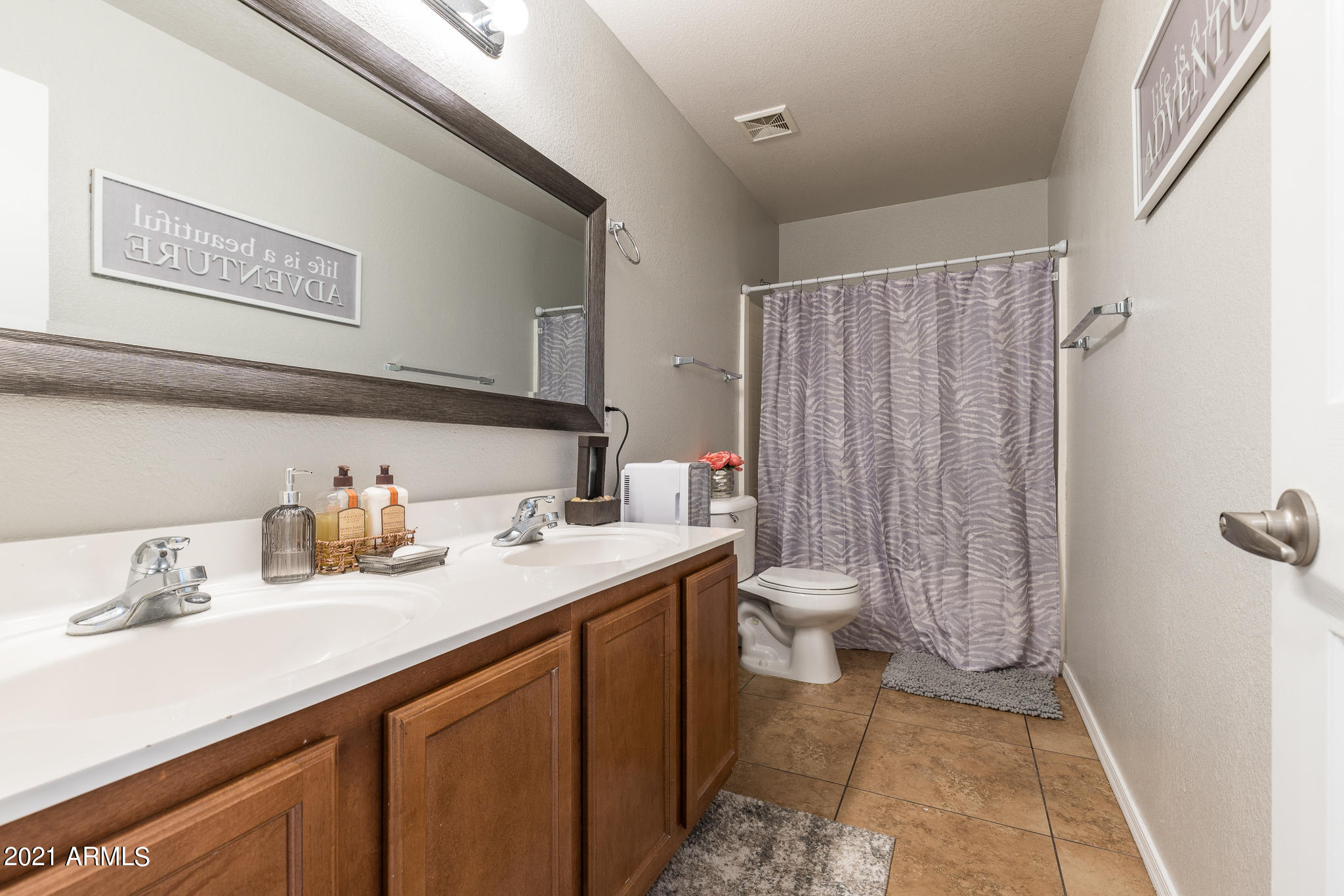 2439 West Bloch Road Phoenix, AZ 85041 - Photo 23 of 44 2439 Bloch Final (22 of 41)