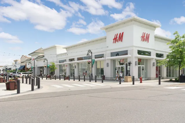 $369,000 | 8405 Norwood Lane North, Maple Grove, MN 55369