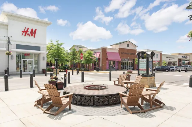 $369,000 | 8405 Norwood Lane North, Maple Grove, MN 55369