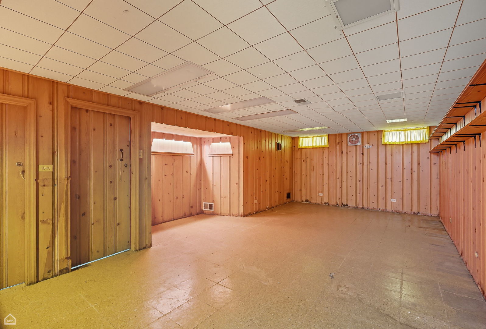 8301 Karlov Avenue Skokie, IL 60076 - Photo 14 of 21 a view of an empty room