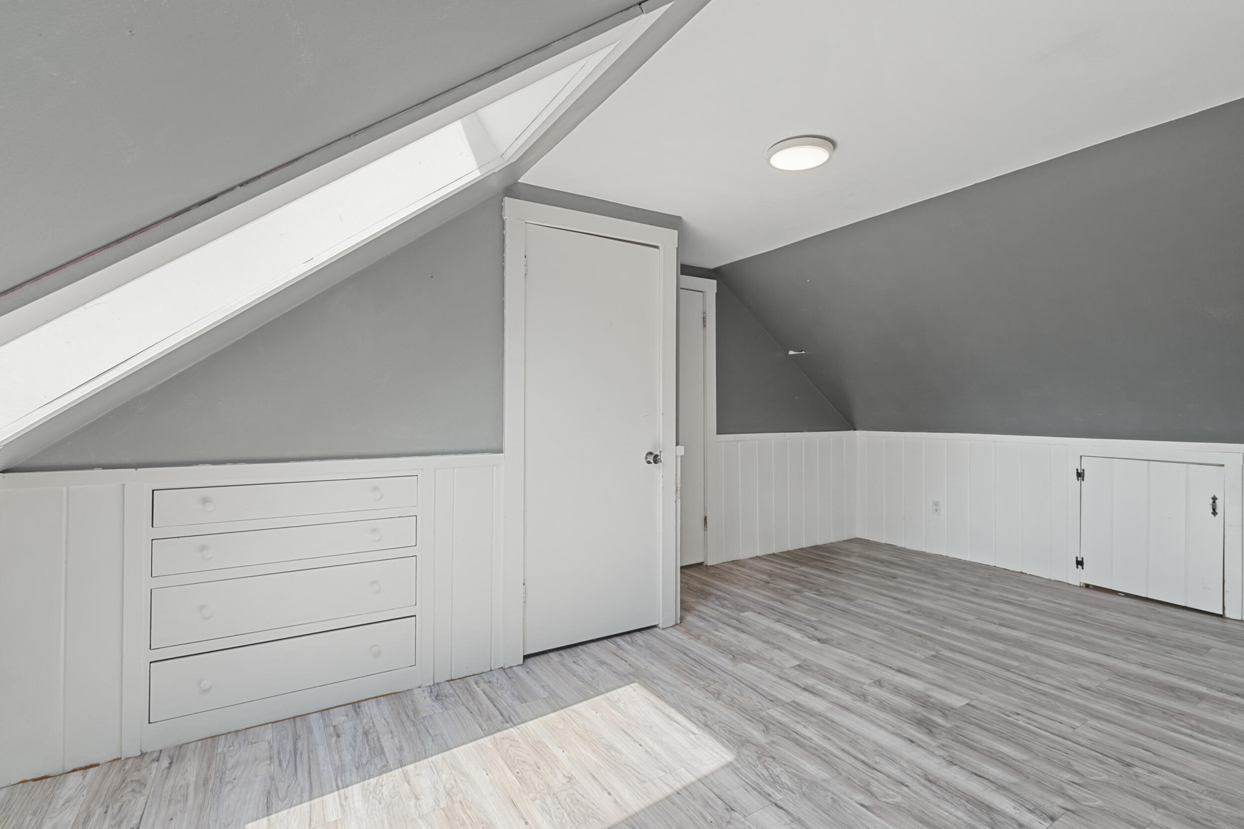 256 Belgrade Road Mount Vernon, ME 04352 - Photo 30 of 47 256_belgrade_rd-interior-21