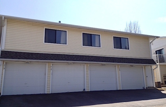 709 Sunfish, Unit 709 Schaumburg, IL 60194 - Photo 1 of 9