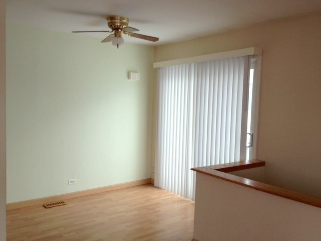 709 Sunfish, Unit 709 Schaumburg, IL 60194 - Photo 3 of 9