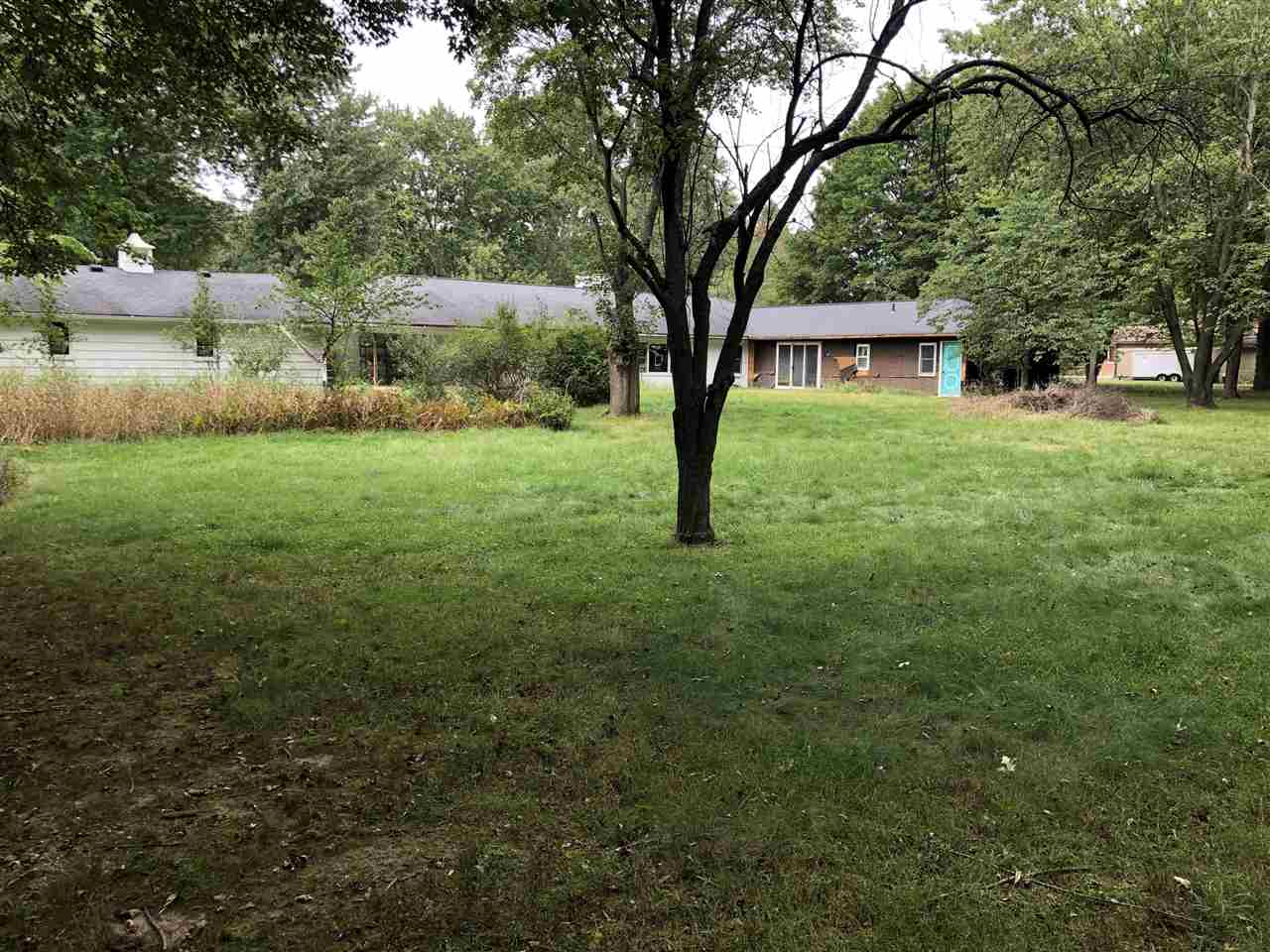 1195 East Avon Circle Rochester, MI 48309 - Photo 7 of 9 50054330-6.JPG