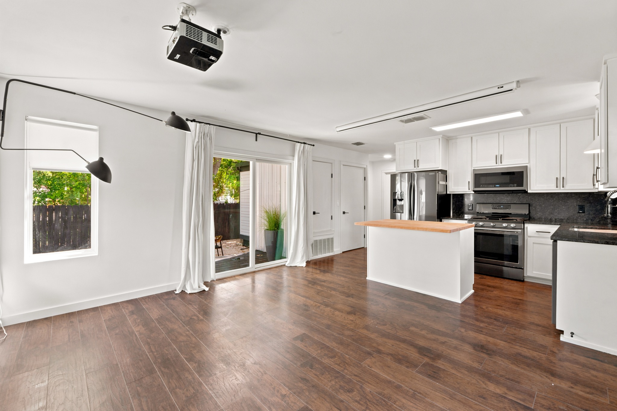 5307 Prock Lane, Unit 2 Austin, TX 78721 - Photo 4 of 27 Gallery Image 4