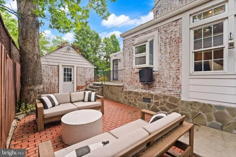 $1,115,000 | 4843 Arlington Boulevard, Arlington, VA 22203
