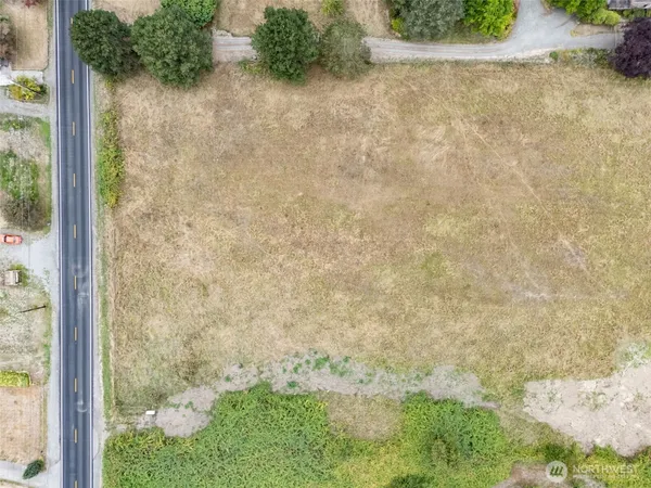 a view of a small yard