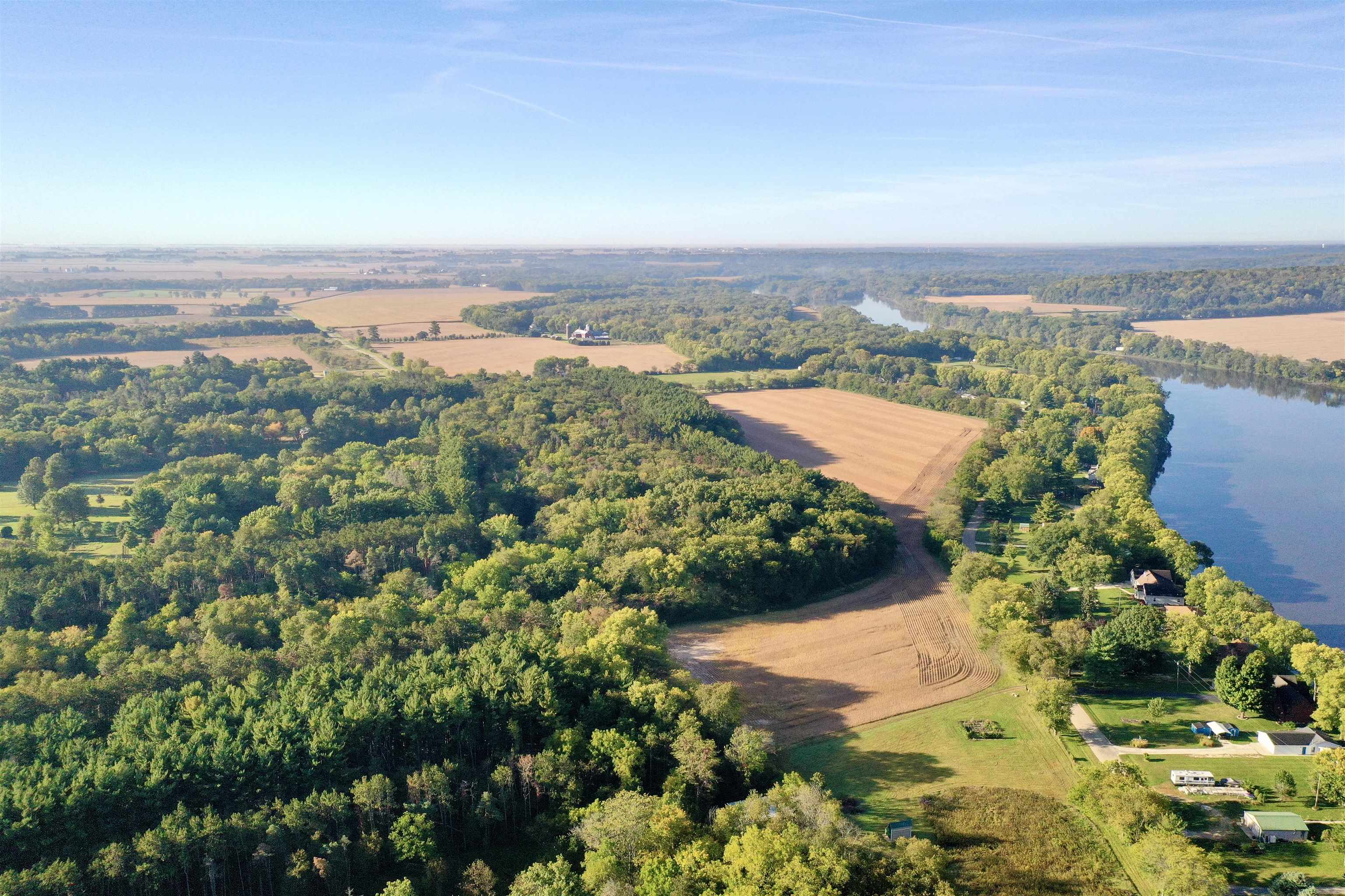 7145 South Rock Nation Road Dixon, IL 61021 - Photo 64 of 72 a view of a city with an ocean